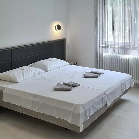 Apartment Gray Pula